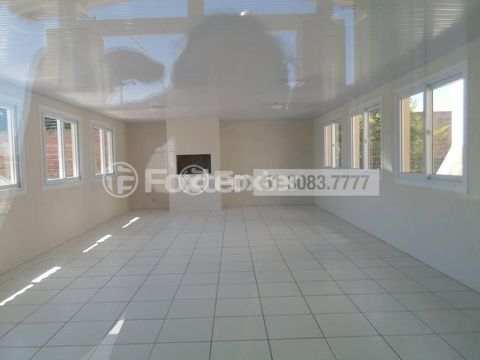 Image 21 - 832705