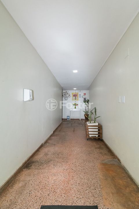 Image 25 - 1011407