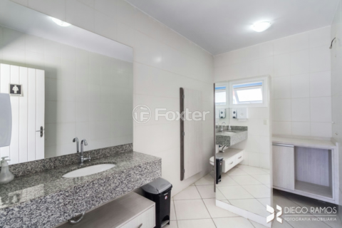 Image 68 - 225243
