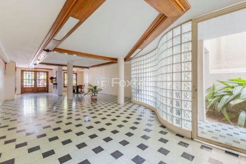 Image 40 - 979335