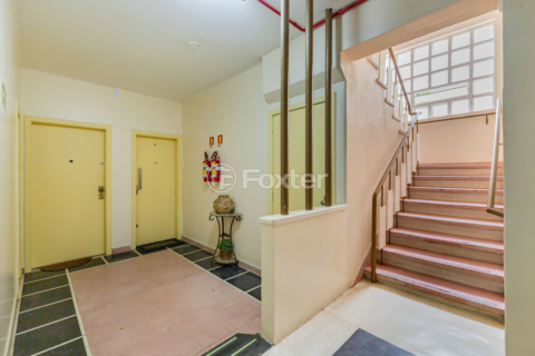 Image 39 - 979335