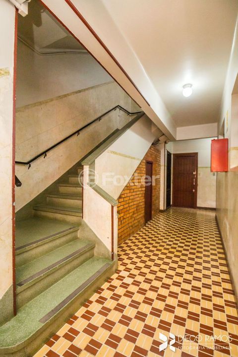 Image 26 - 925902