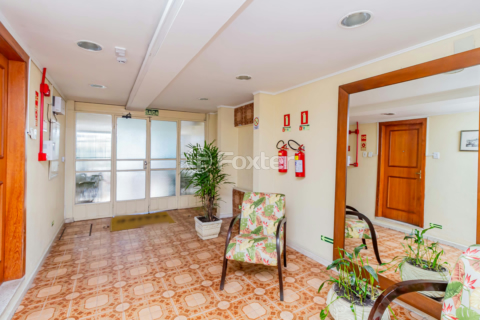 Image 34 - 916093