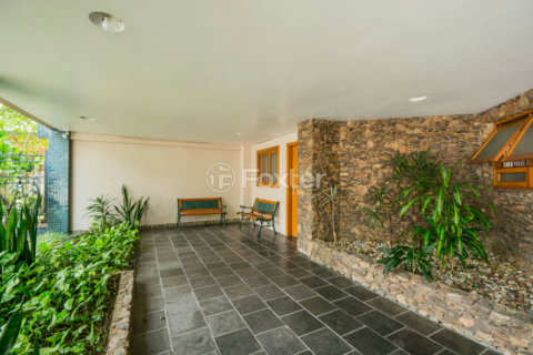 Image 28 - 858838
