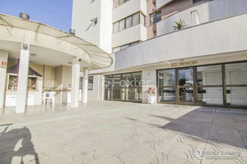 Image 33 - 979427