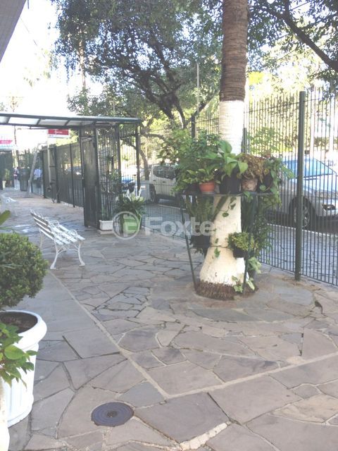 Image 23 - 1018473