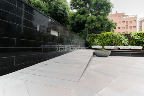 Image 62 - 885326