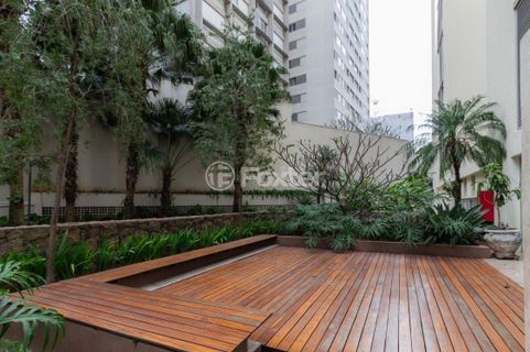 Image 30 - 305885