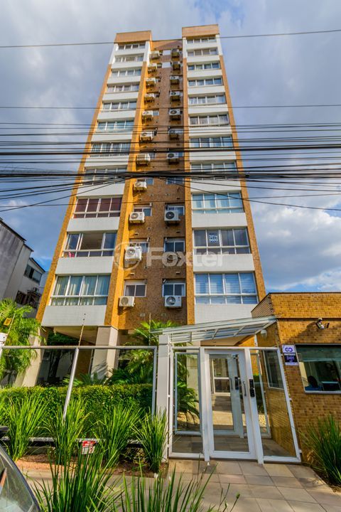 Image 21 - 857557