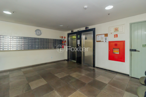 Image 9 - 877772