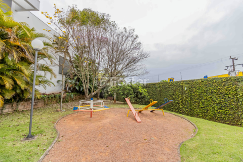 Image 30 - 915946