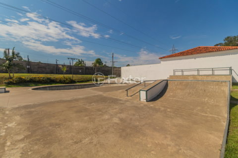 Image 30 - 1015244