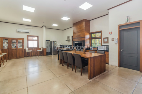 Image 41 - 1015244