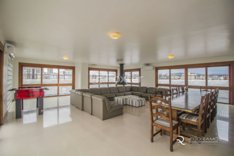 Image 39 - 879383