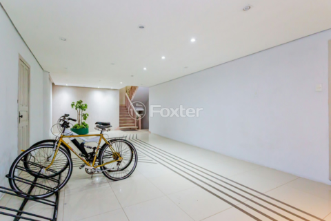 Image 33 - 1036422