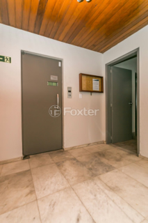 Image 39 - 989430