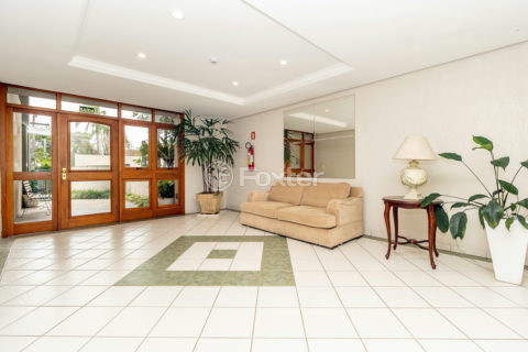 Image 38 - 718600