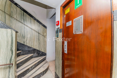 Image 32 - 965678