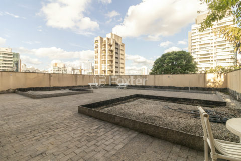 Image 22 - 1037647