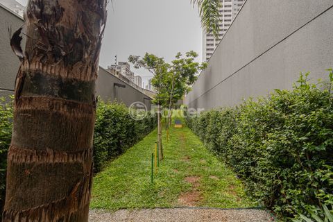 Image 33 - 1011416