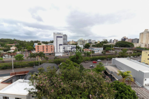 Image 20 - 1000021