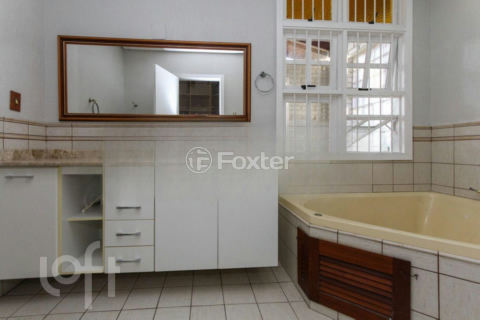 Image 30 - 1000025