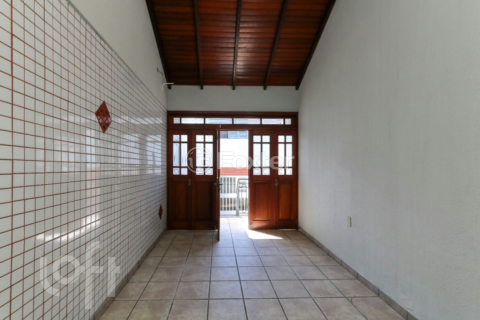 Image 40 - 1000036