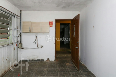 Image 22 - 1000047