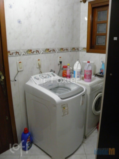 Image 16 - 1000053