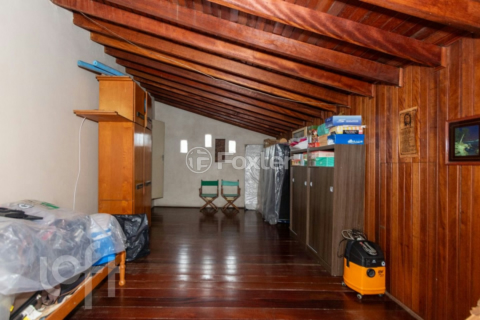 Image 35 - 1000062