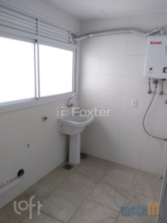 Image 29 - 1000076