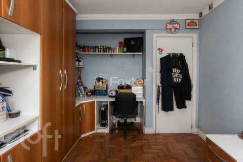 Image 19 - 1000112