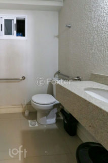 Image 37 - 1000114