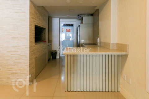 Image 20 - 1000114