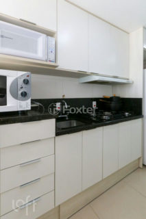 Image 33 - 1000114