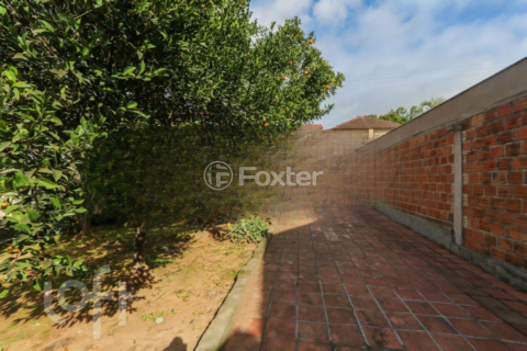 Image 10 - 1000134