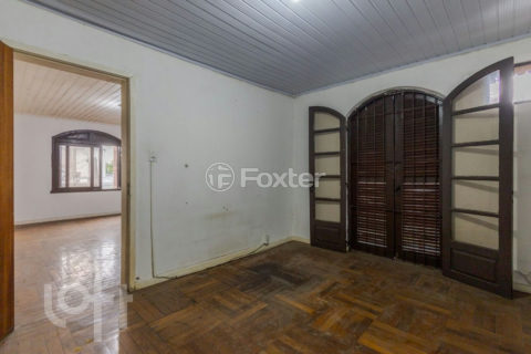 Image 22 - 1000155