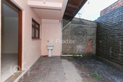 Image 35 - 1000159