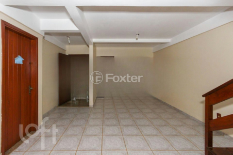 Image 8 - 1000159