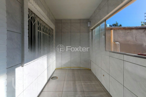 Image 32 - 1000166