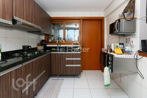 Image 3 - 1000169