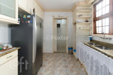 Image 40 - 1000202