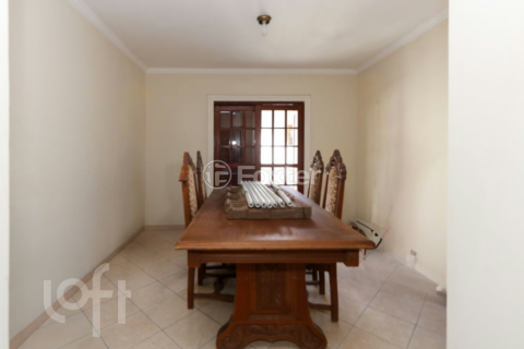 Image 35 - 1000202