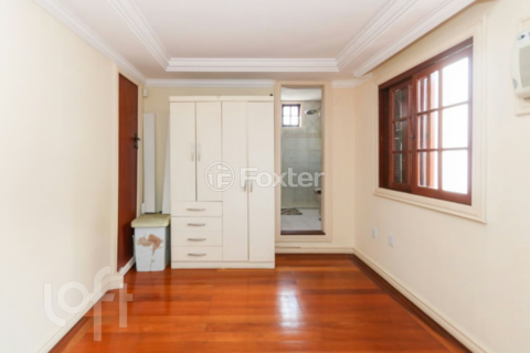 Image 30 - 1000202