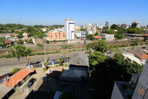Image 5 - 1000242