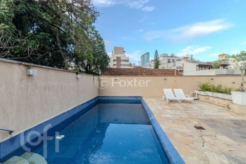Image 37 - 1000315