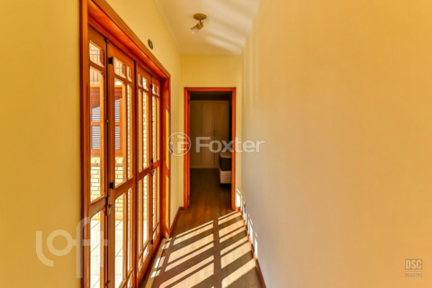Image 70 - 1000340