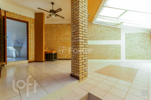 Image 73 - 1000340
