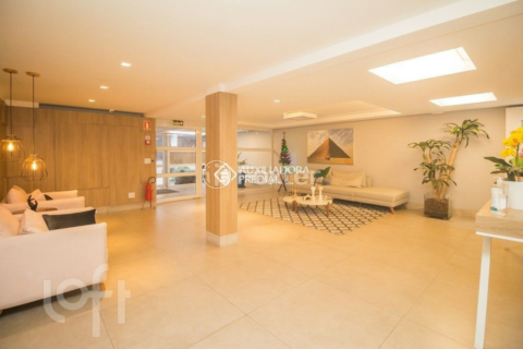 Image 21 - 1000413