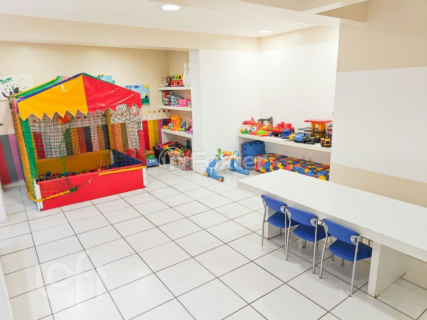 Image 33 - 1000420